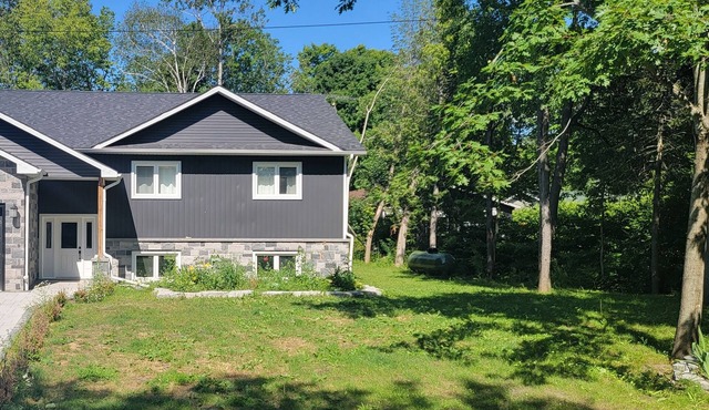 Spacious 5 bedroom cottage, sleeps 17