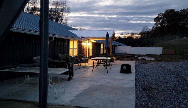 Spacious Beautiful Unique place to stay in Morganton, NC.
