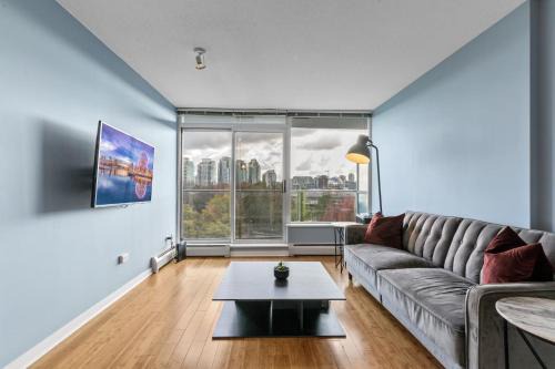 Spacious Downtown 1BR with Air Conditioning Pool Gym Free Parking