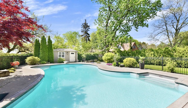 Spacious family home in the heart of idyllic town. *Discount for extended stays