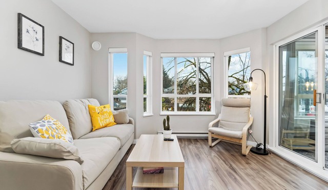 Spacious Kitsilano Condo with Office