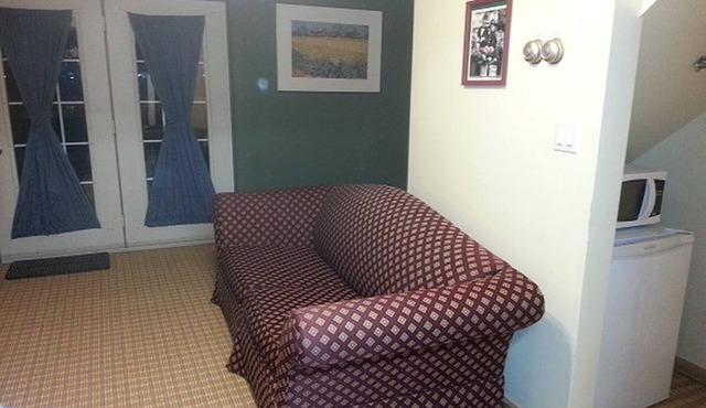 Spacious Loft Suite with Jacuzzi and Fireplace at Cochrane, Ontario