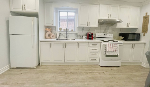 Spacious Main Floor With 3Beds