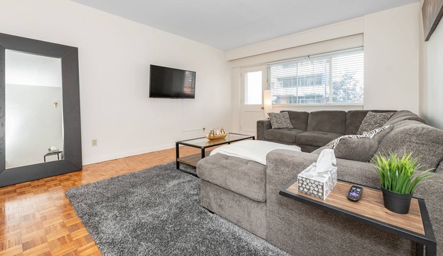 Spacious One bedroom Apartment in the heart of downtown Ottawa