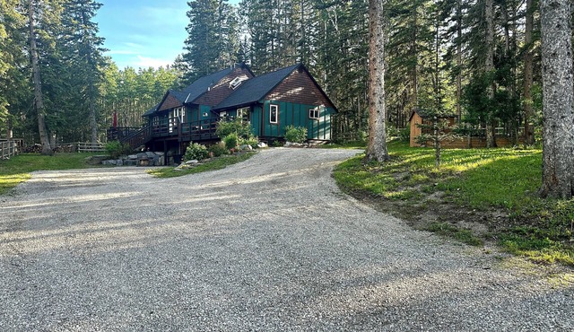 Spectacular woodland retreat on 4.5 acres