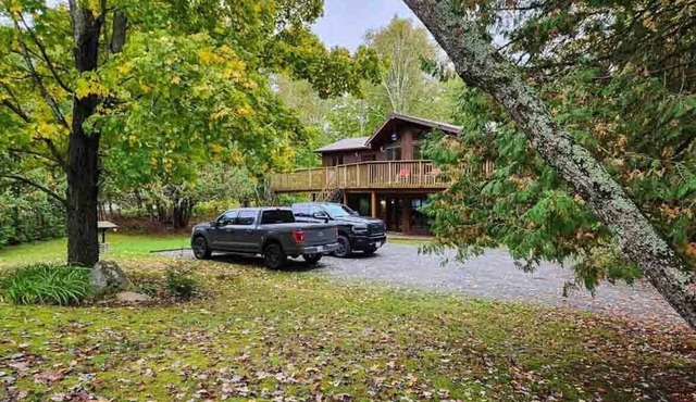 Spring Hill Lodge - Three Bedroom Cottage, Sleeps 8