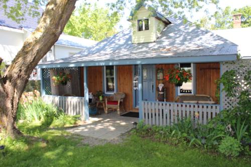 Spry Church Cozy Cottage