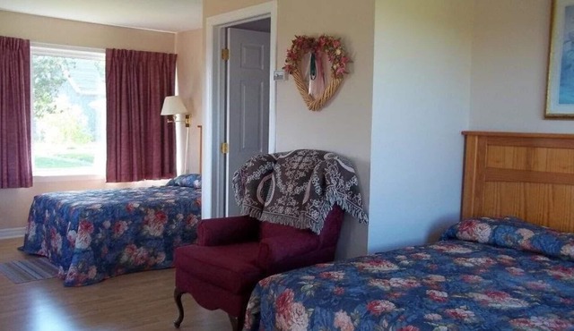 Standard room with 2 double beds with Patio #11
