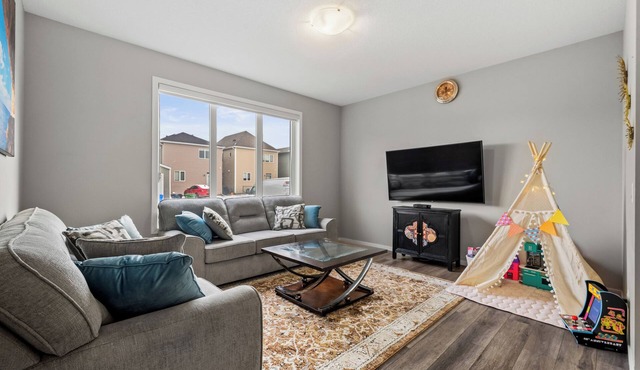 Stay Cool! -Modern 3BR Home Near YYC with New Central AC
