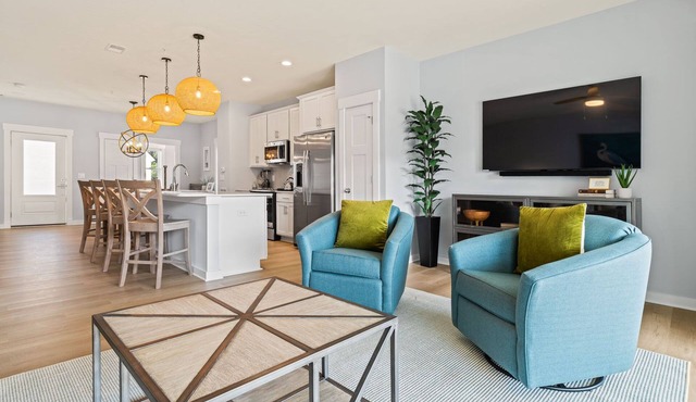 Stay Salty 2 Bedroom at Cambridge Cove with Private Hot Tub!