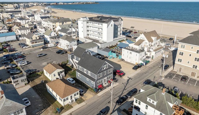 Steps to Hampton Beach and all entertainment! 4 bedrooms, pet friendly!
