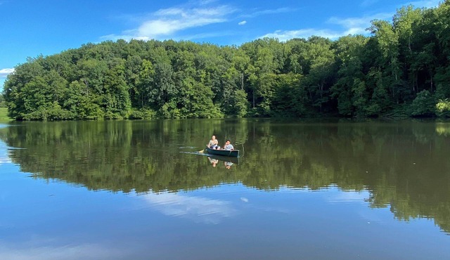 Still Waters a secluded quiet lake front home close to Hampden Sydney & Longwood