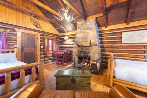 Storm Mountain Lodge & Cabins