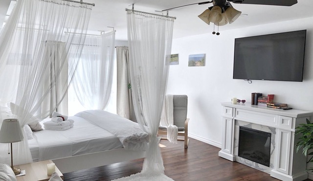 Studio Cottage, Adults Only, Near Beach, Outdoor Spa, Fireplace, Romantic
