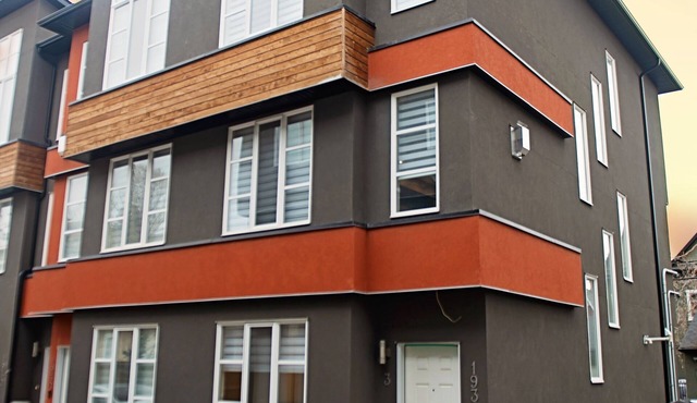 Stunning 2 Bedroom Home- 3 mins to downtown