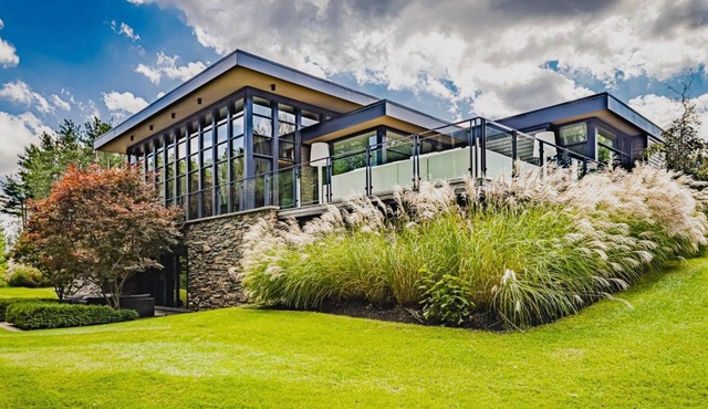 Stunning 6 bed 5 bath estate on 65 acres with Pool, Hot Tub and Tennis Court!