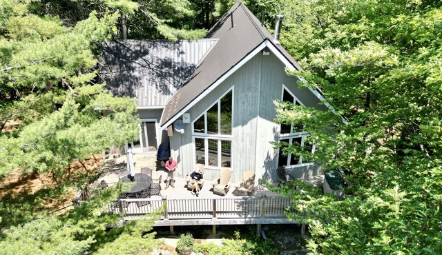 Stunning Muskoka Cottage on Beautiful High Lake