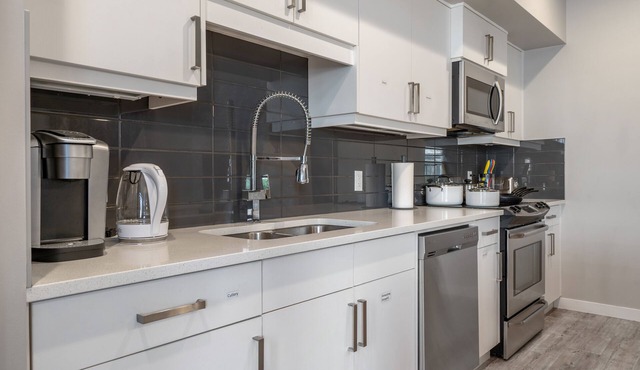 Stunning Oasis in West Springs - Near Downtown & COP