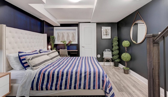 Stunning Townhouse In The Middle of Toronto