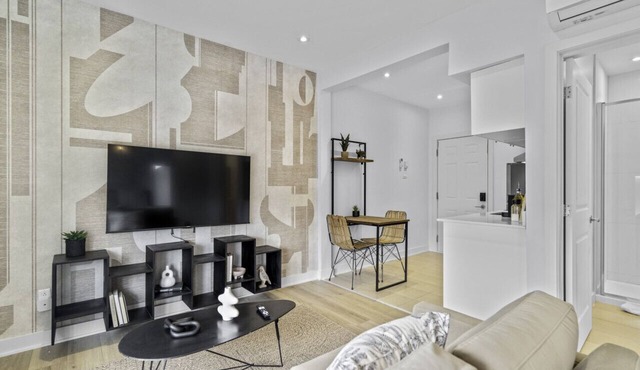 Stylish 1-Bedroom Haven by Jean Talon Market