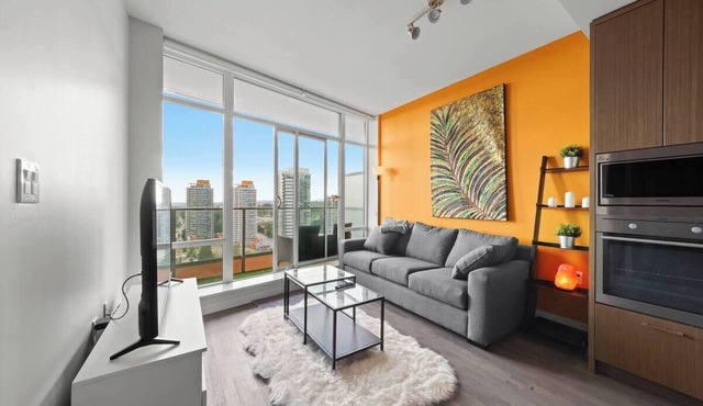Stylish 1BD Apartment in Surrey Central