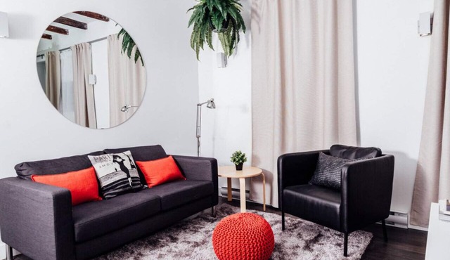 Stylish 2BR in The Plateau by LeQube