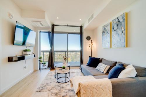 Stylish Open Concept Suite in Central KW