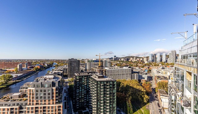 Stylish Studio on the 24th Floor in Griffintown City 5 mins from downtown