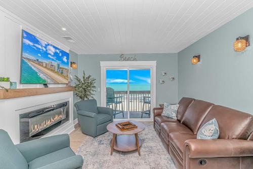 Stylish Updated Oceanfront 2BR Crescent Villas 306