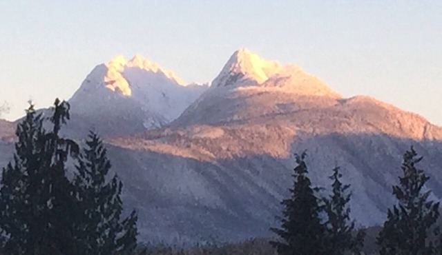 Suite with a view of the Golden Ears Mountains