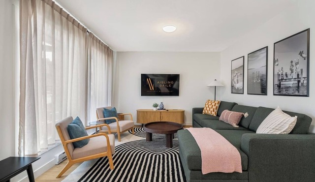 Summit Stay | Ground Floor | Central | AC | Pets