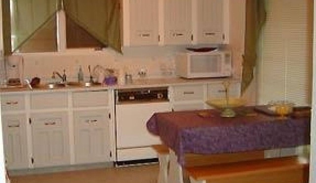 Sunny Okanagan Falls Vacation Home