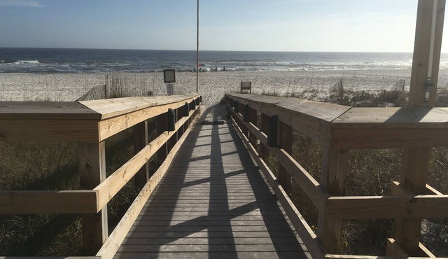 Sunswept 2BR Direct Gulf Front OPEN JULY 3-5, & JULY 31 - AUG