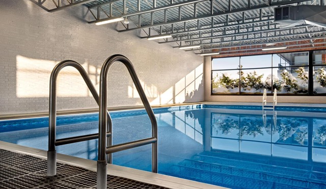 Super 8 by Wyndham Hearst ON