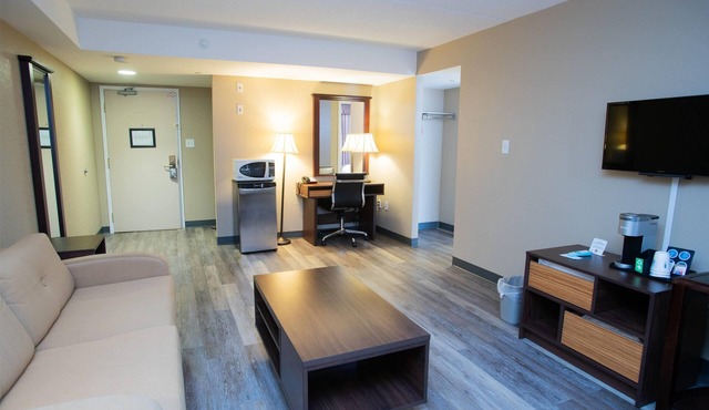 Super 8 by Wyndham Mississauga
