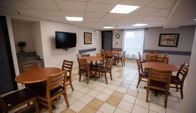 Super 8 by Wyndham Whitecourt