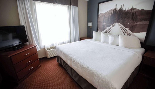 Super 8 by Wyndham Whitecourt