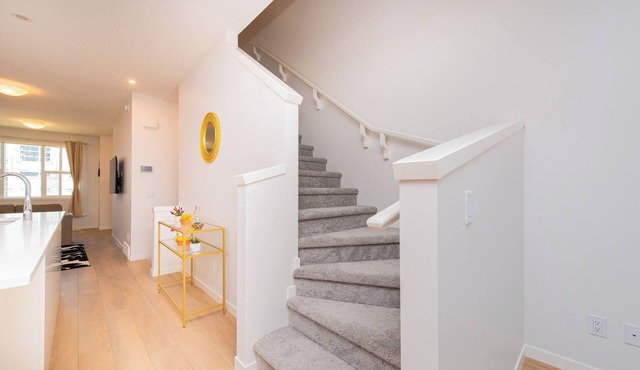 Superb Newly Built 3 bedroom Home in North West Calgary