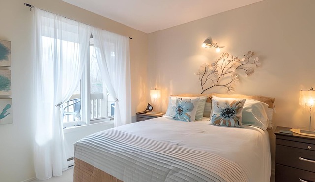 Superbe condo**** bord de l'eau à Magog