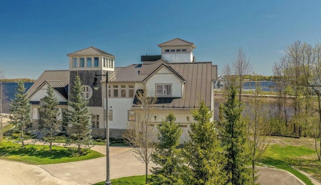 Swan Cove Waterfronts Retreat