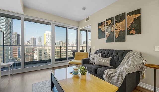 T Dot Views & Cozy 2BR Stay