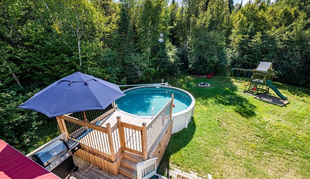 tCOZY COTTAGE - MOUNTAIN VIEW - HEATED POOL - Long term stays only