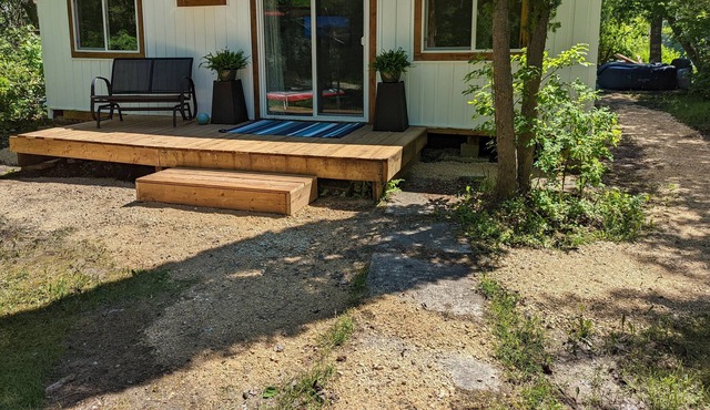 The Bluebell Hideaway; 4 Bedroom Cozy Cottage, 5 min walk to beach!