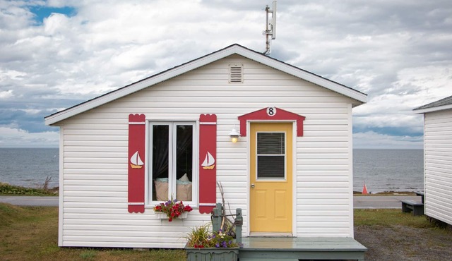 The Cabines du Phare are located in Rimouski by the sea. They are composed of te