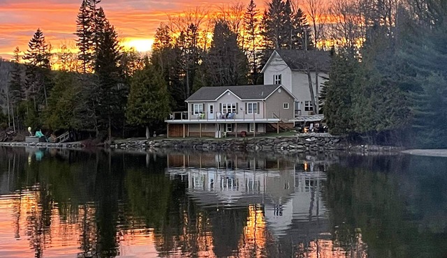 The cottage life, cozy home on Lac Baker,NB.Come relax with the entire family.