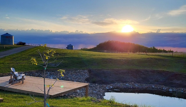 The Deck House. Private, Countryside Getaway Hot tub-Plunge pool- Sauna-Theatre