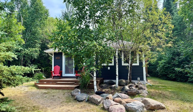 The Dream in Victoria Beach Restricted Area-3 bedroom cottage with a Bunky
