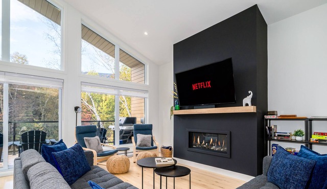 The Echo | 4-season Spa&BBQ | Ski Mont St-Anne | Fireplace | Alpine Condo | Golf