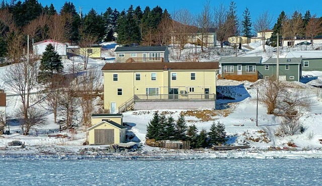 The Full House @ The Homestead Oceanfront Suites