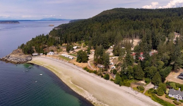 The Little Beach Side CabinA11
